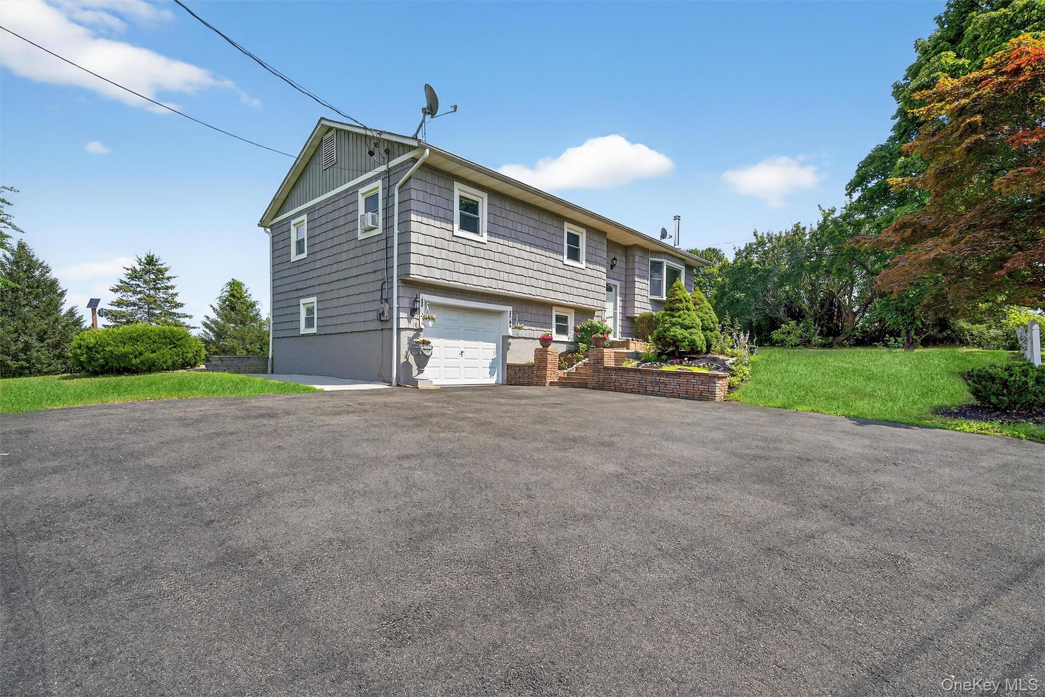 13 Dragotta Road, Marlboro, NY 12542