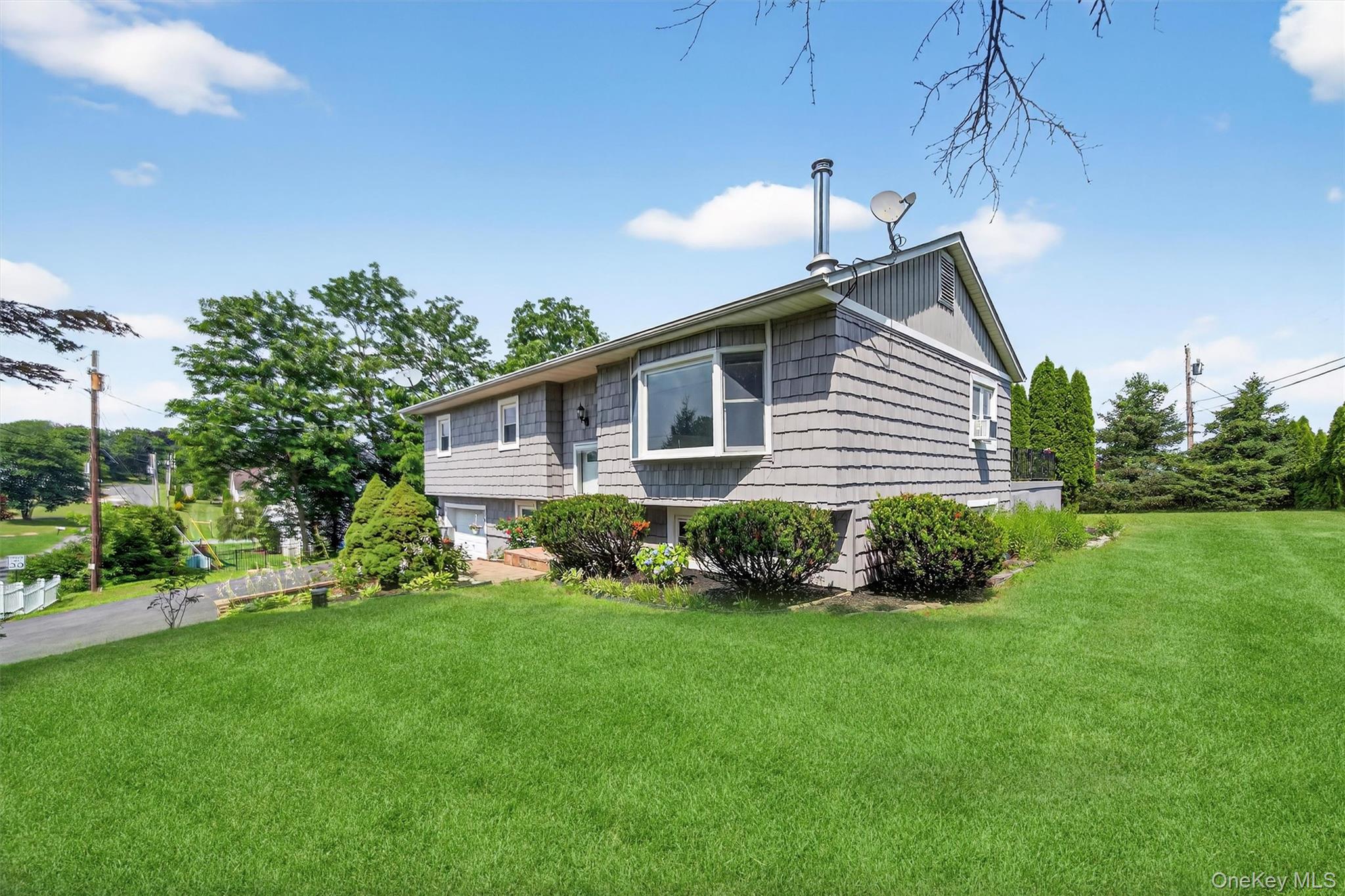 13 Dragotta Road, Marlboro, NY 12542