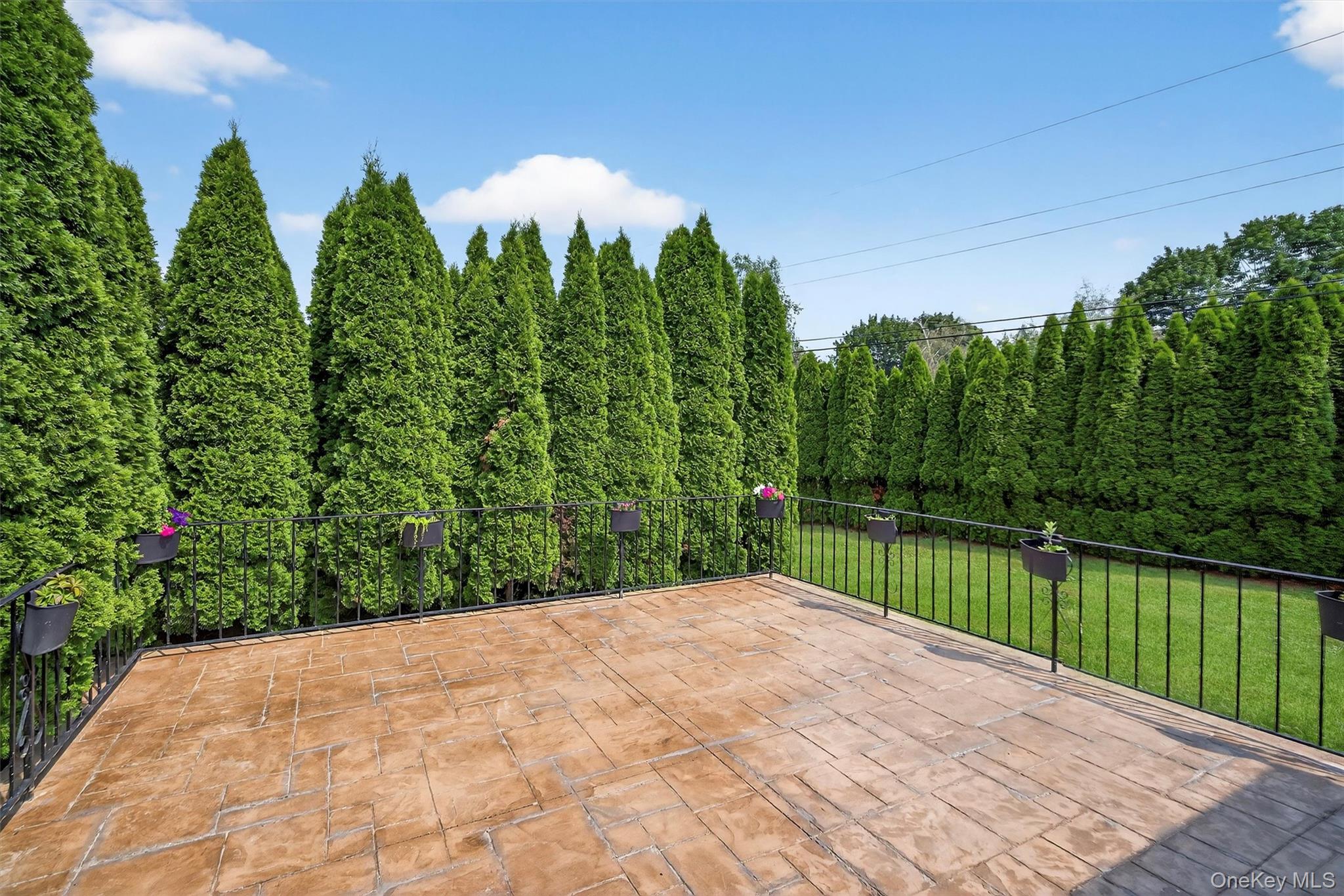 13 Dragotta Road, Marlboro, NY 12542