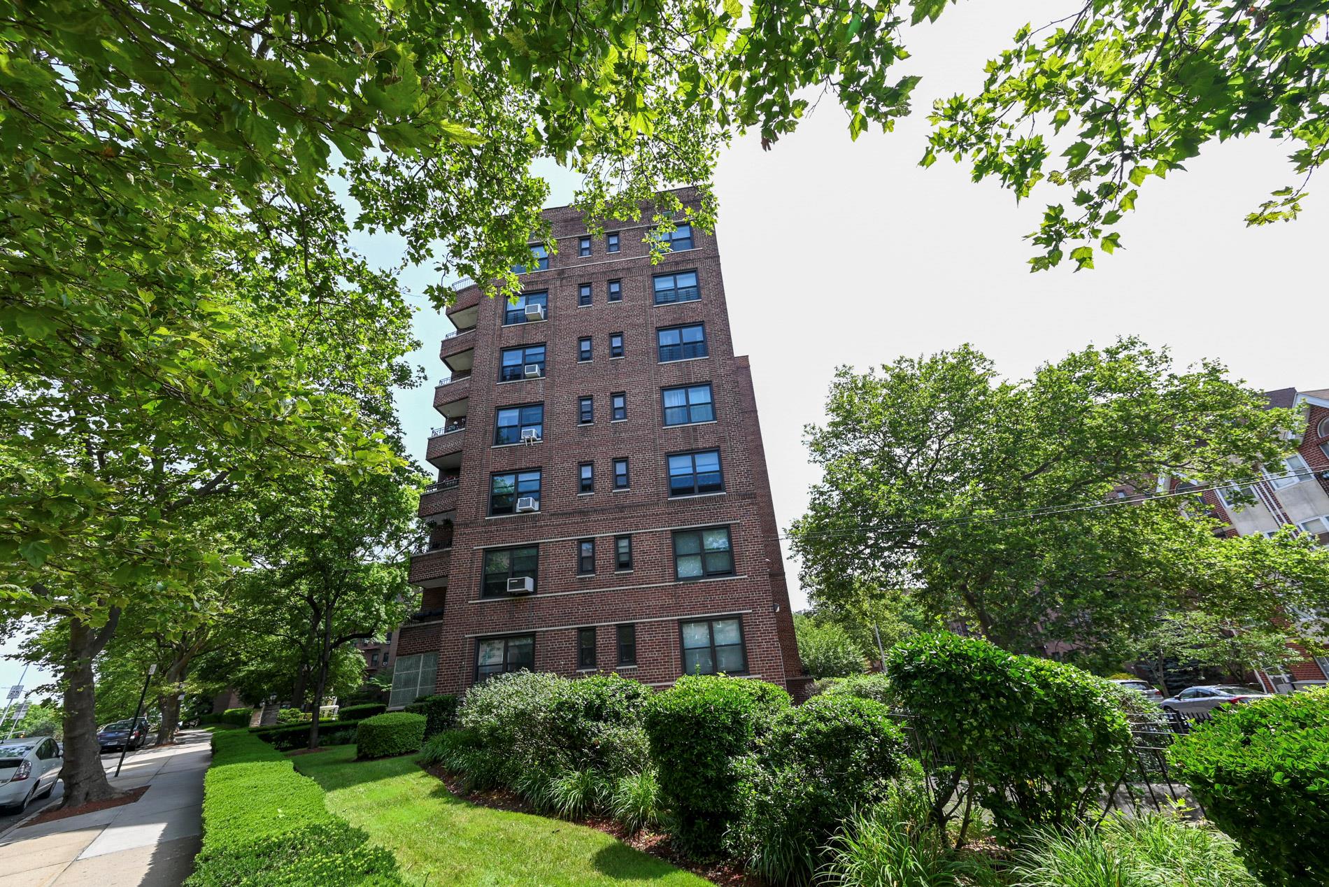 84-01 Main St # 410, Briarwood, NY 11435