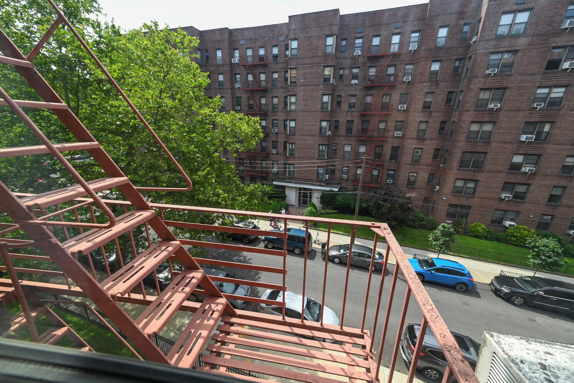 84-01 Main St # 410, Briarwood, NY 11435