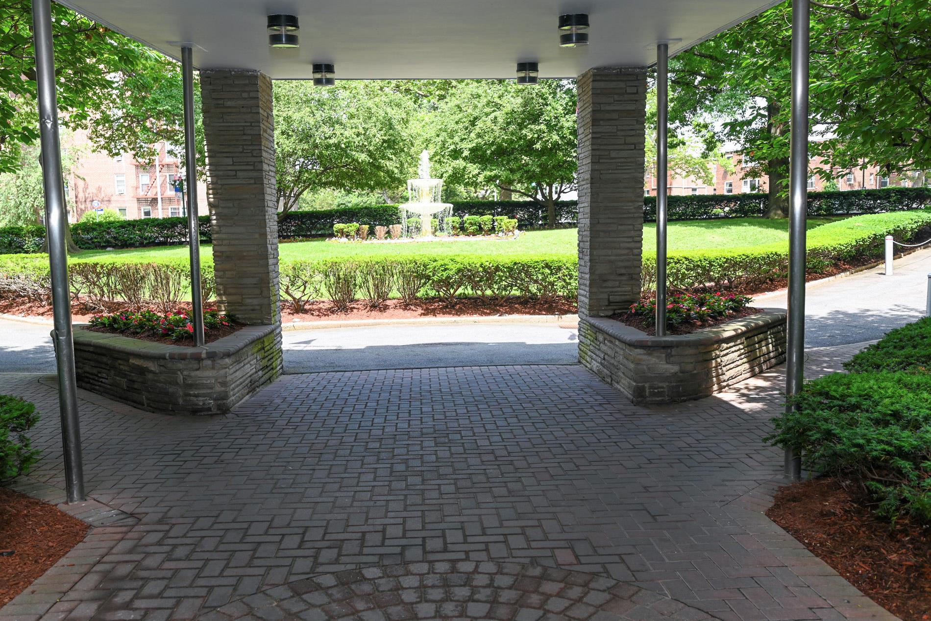 84-01 Main St # 410, Briarwood, NY 11435