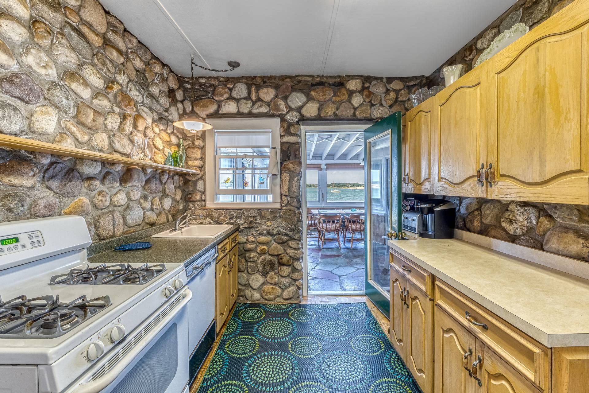 6-6A S Ram Island Drive, Shelter Island, NY 11964