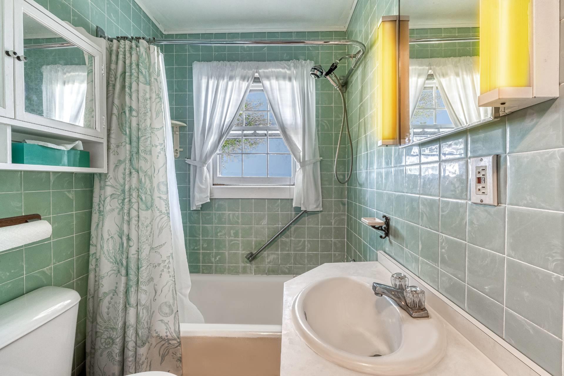 6-6A S Ram Island Drive, Shelter Island, NY 11964