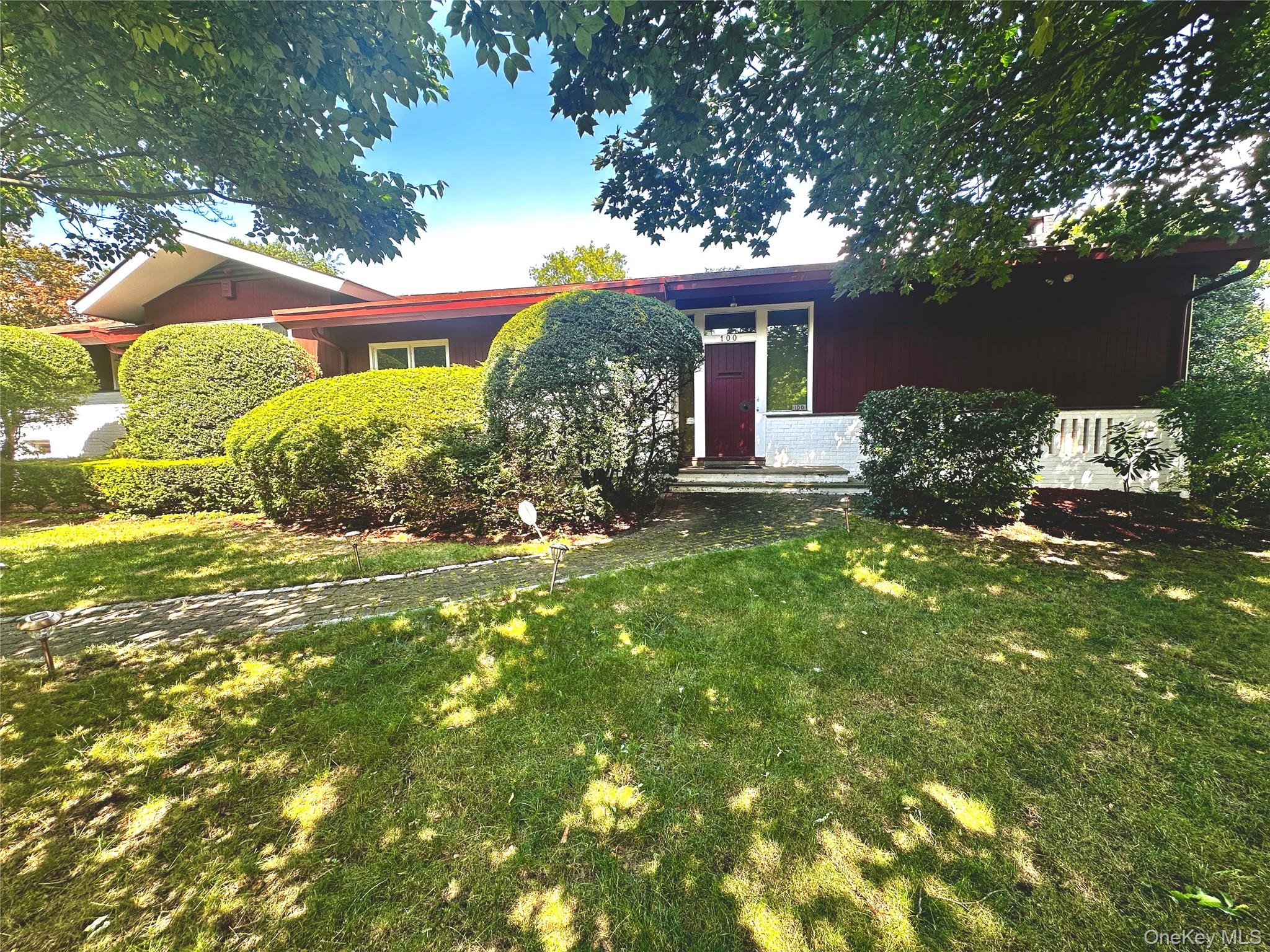 100 Woodford Road, Scarsdale, NY 10583