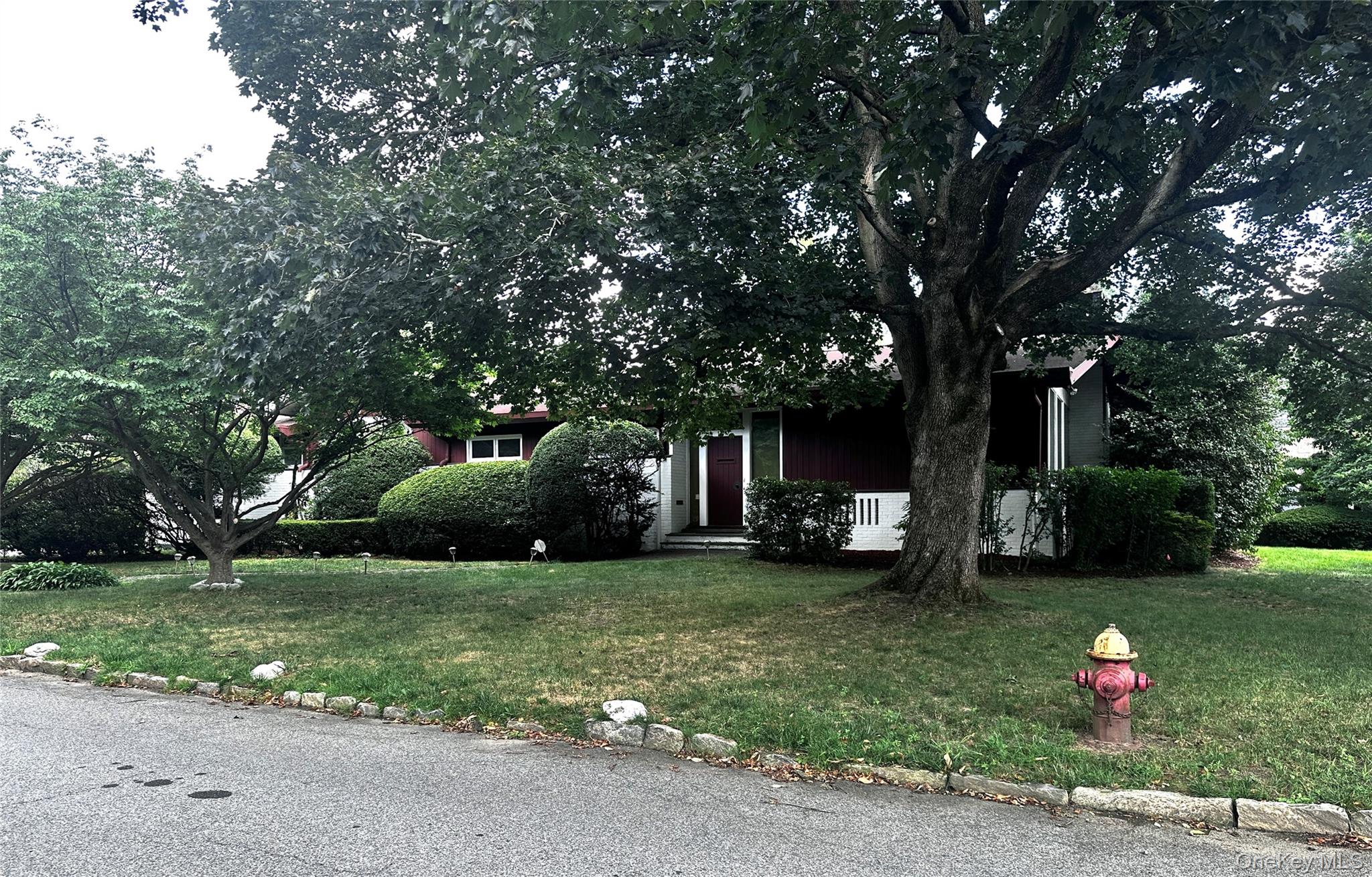 100 Woodford Road, Scarsdale, NY 10583