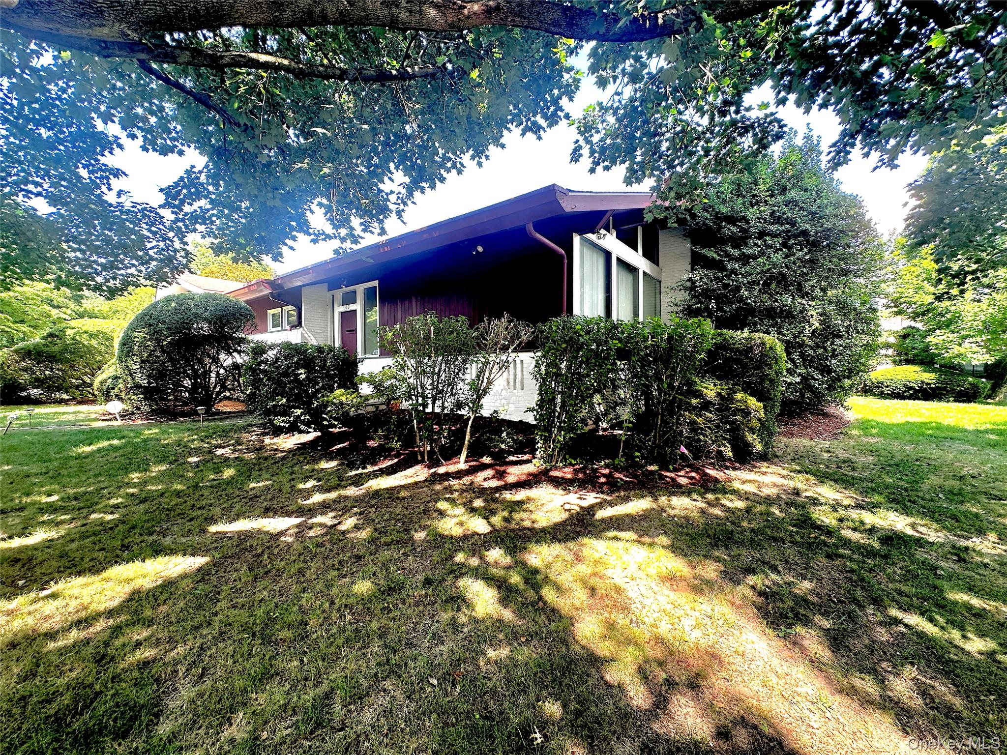 100 Woodford Road, Scarsdale, NY 10583