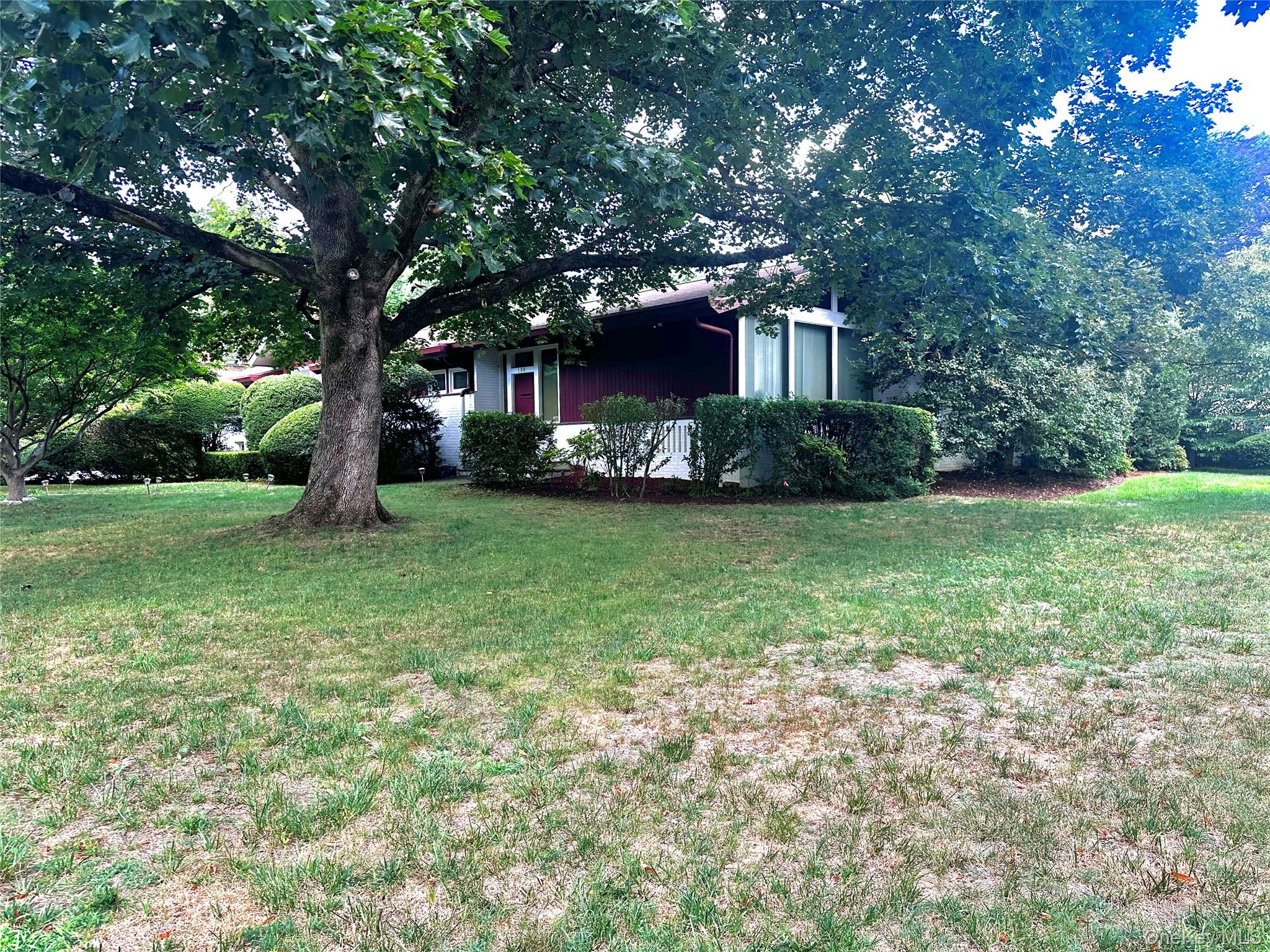 100 Woodford Road, Scarsdale, NY 10583