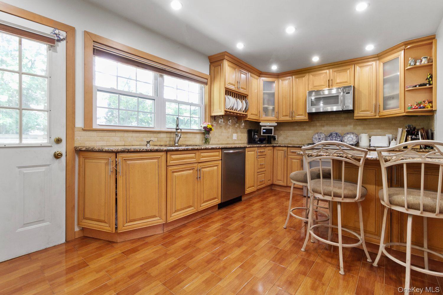 29 Western Drive, Ardsley, NY 10502