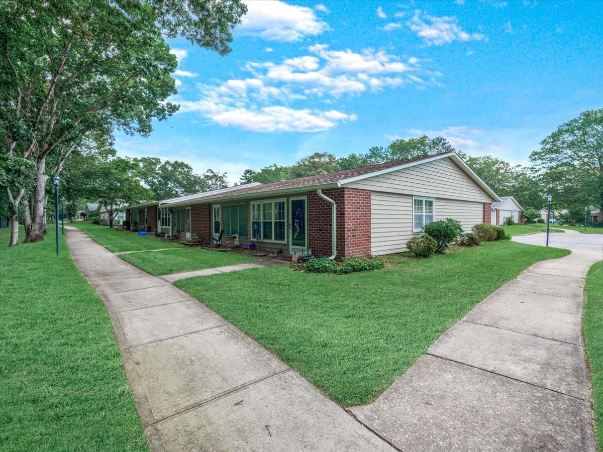 195 E Newcastle Court, Ridge, NY 11961