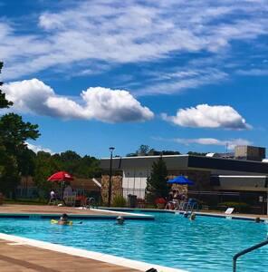 195 E Newcastle Court, Ridge, NY 11961