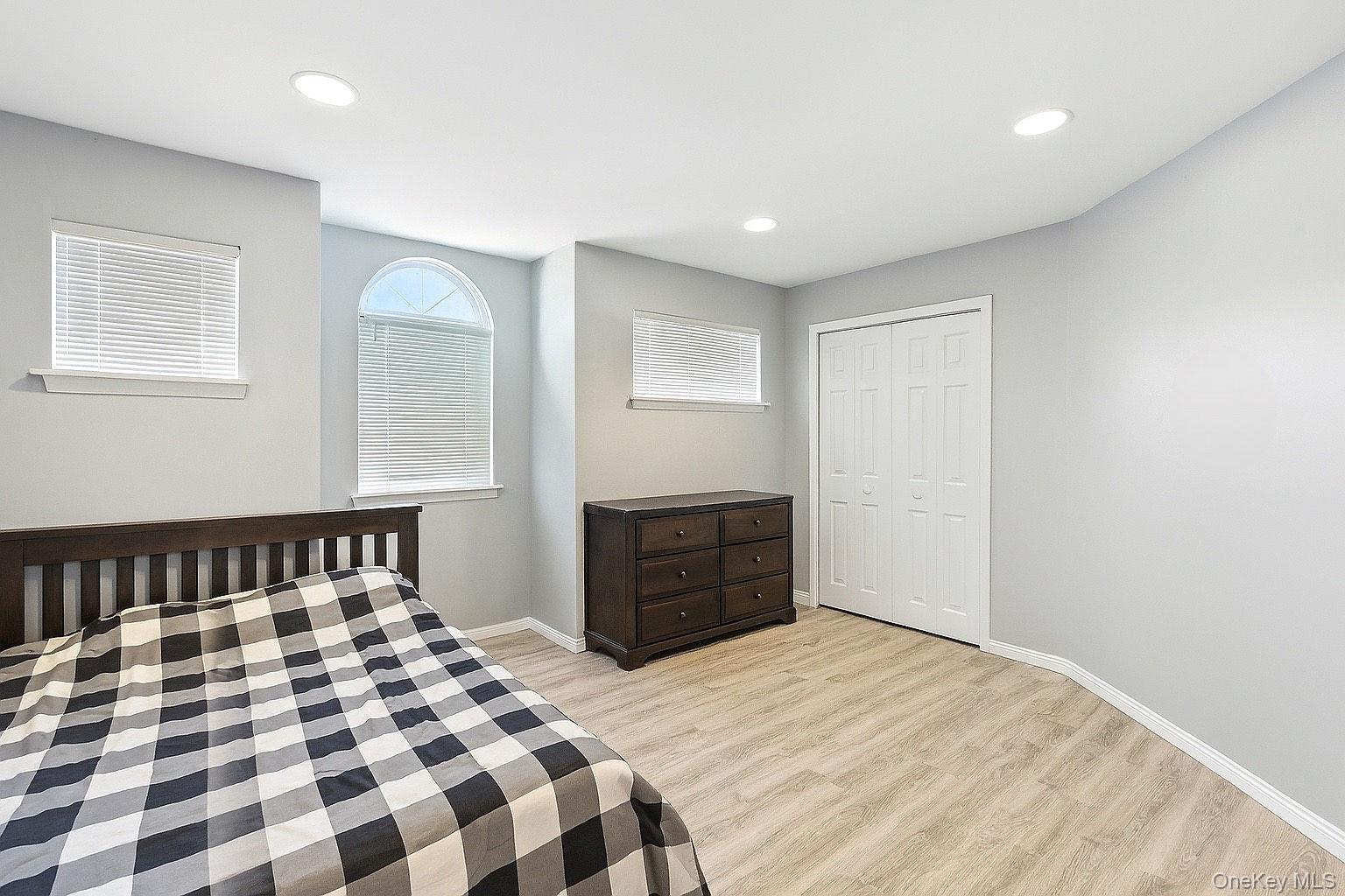 33 Sunflower Ridge Road, South Setauket, NY 11720