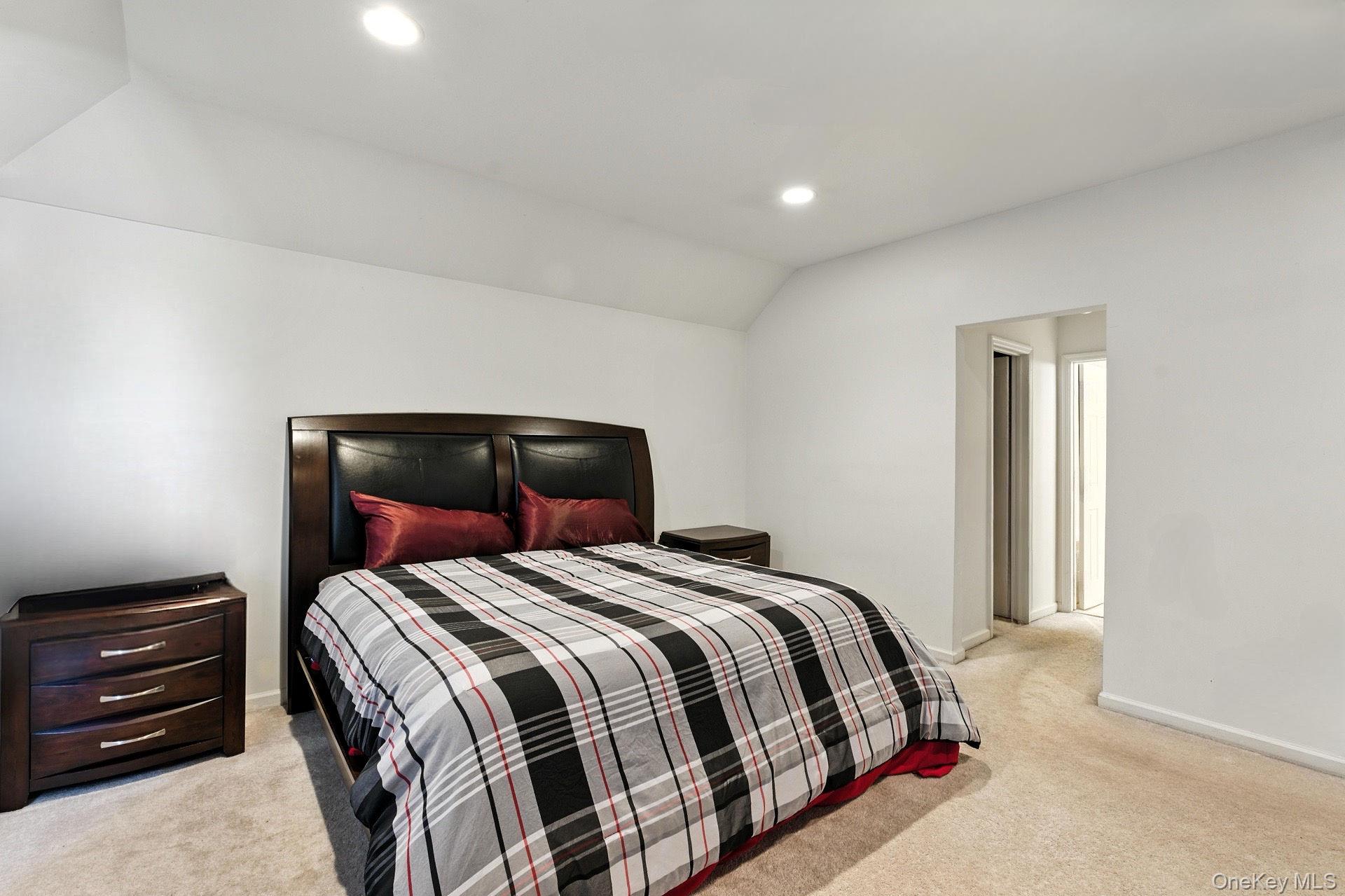 33 Sunflower Ridge Road, South Setauket, NY 11720