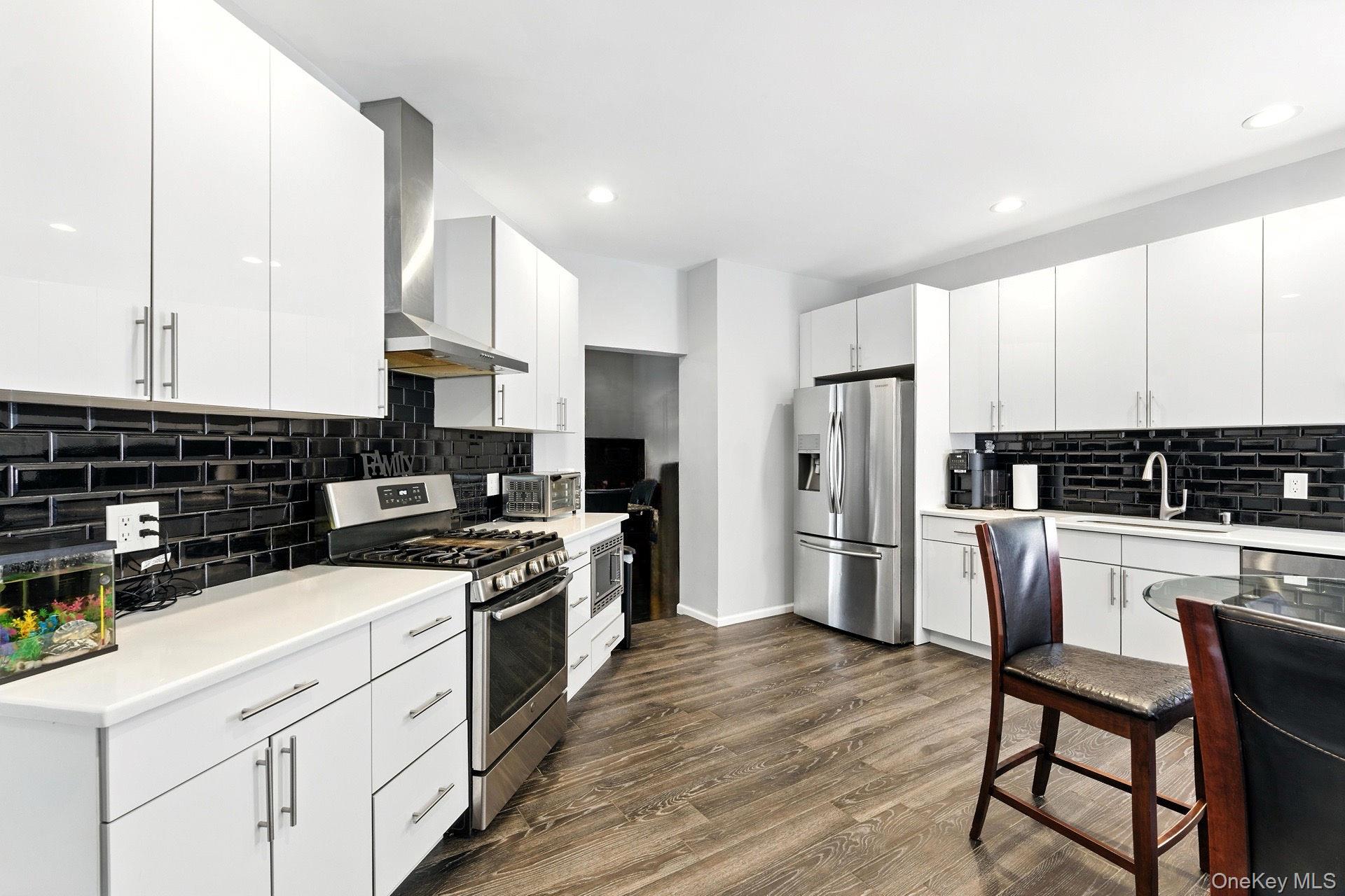 33 Sunflower Ridge Road, South Setauket, NY 11720