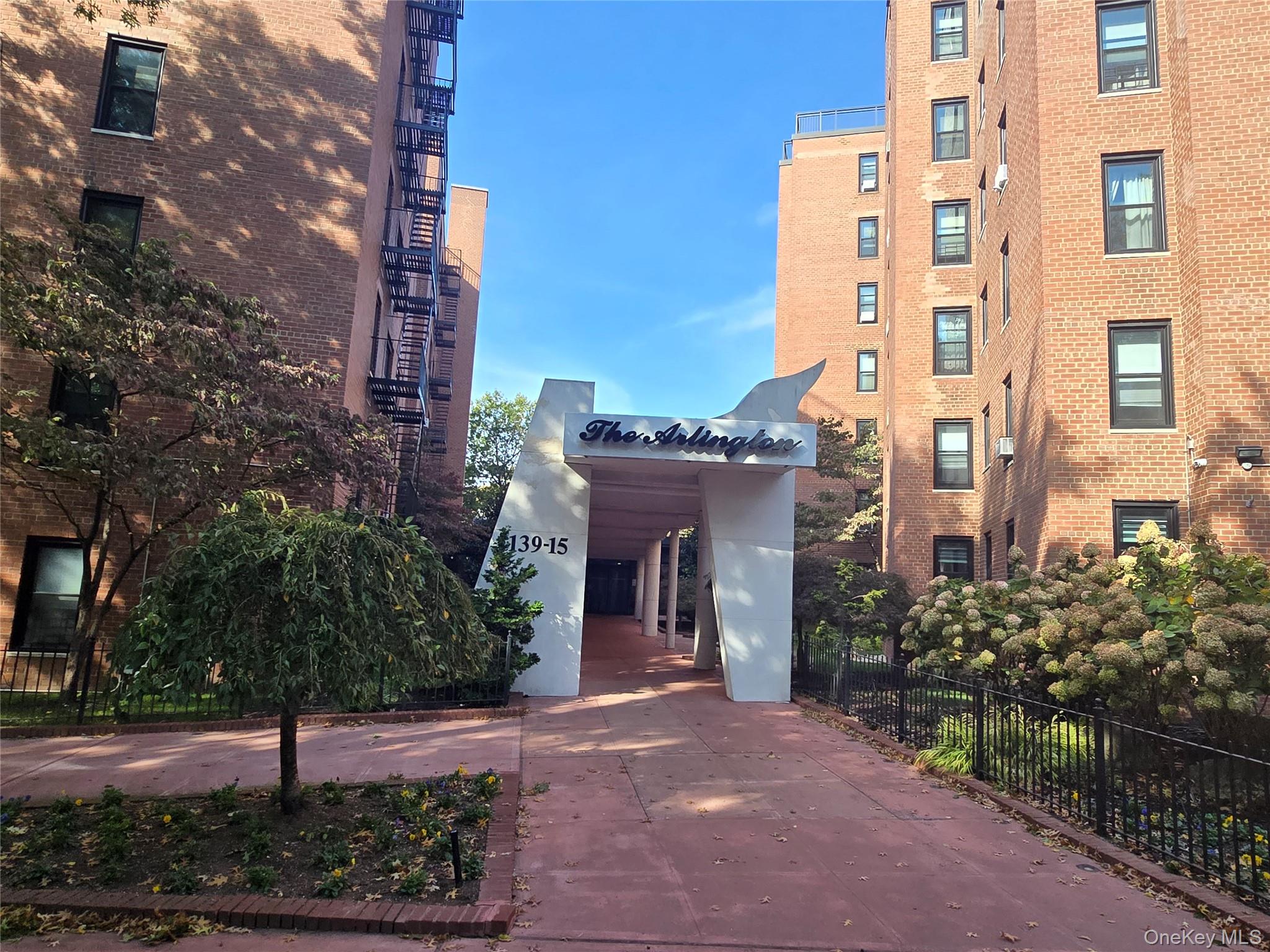 139-15 83 Avenue # 629, Briarwood, NY 11435