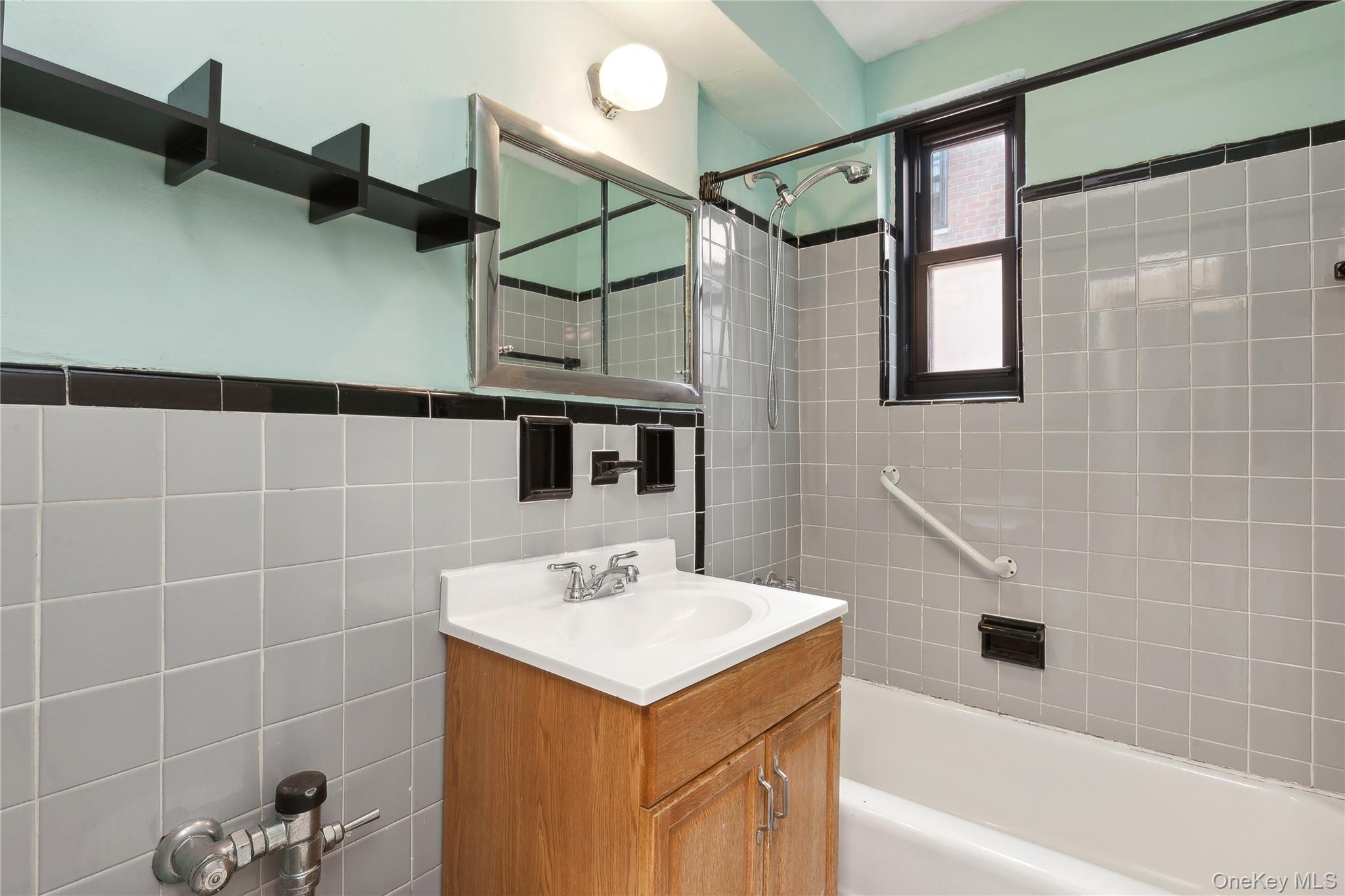 139-15 83 Avenue # 629, Briarwood, NY 11435