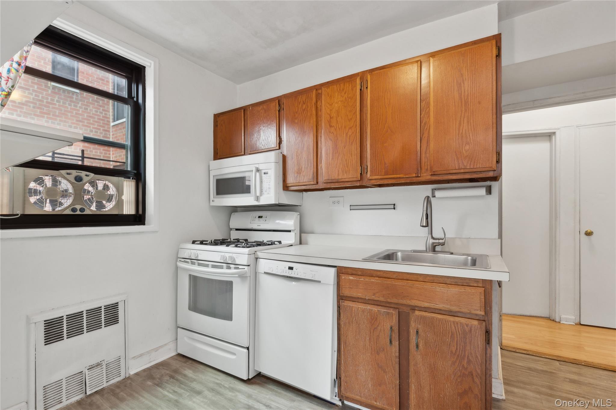 139-15 83 Avenue # 629, Briarwood, NY 11435