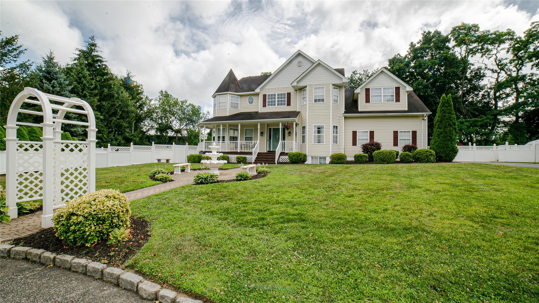 12 Briarberry Court, Lake Grove, NY 11755