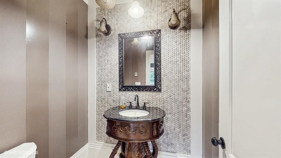 60 E Minerva Road, Lindenhurst, NY 11757