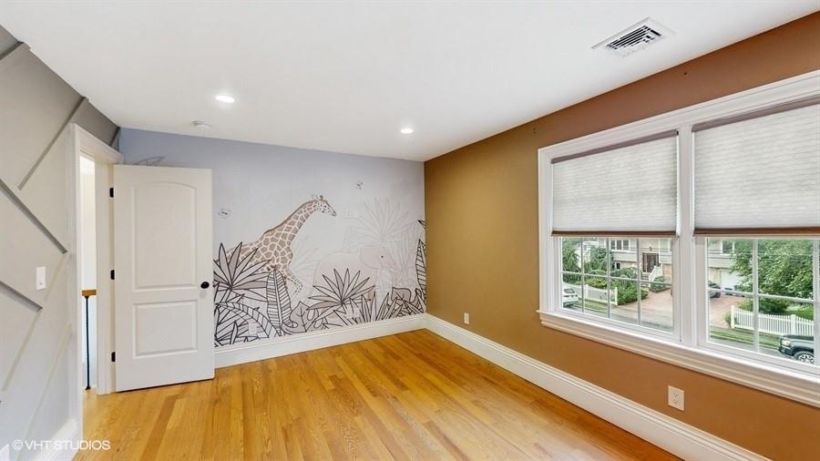 60 E Minerva Road, Lindenhurst, NY 11757