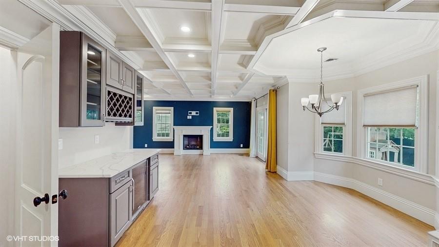 60 E Minerva Road, Lindenhurst, NY 11757