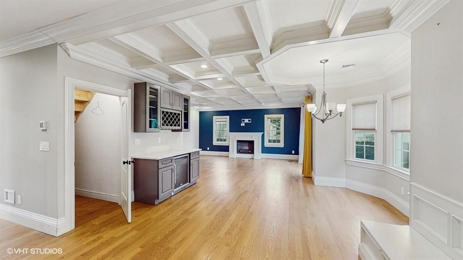 60 E Minerva Road, Lindenhurst, NY 11757