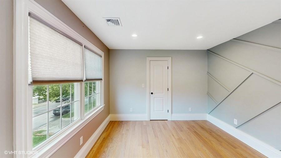 60 E Minerva Road, Lindenhurst, NY 11757