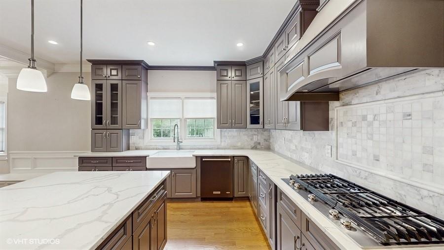 60 E Minerva Road, Lindenhurst, NY 11757