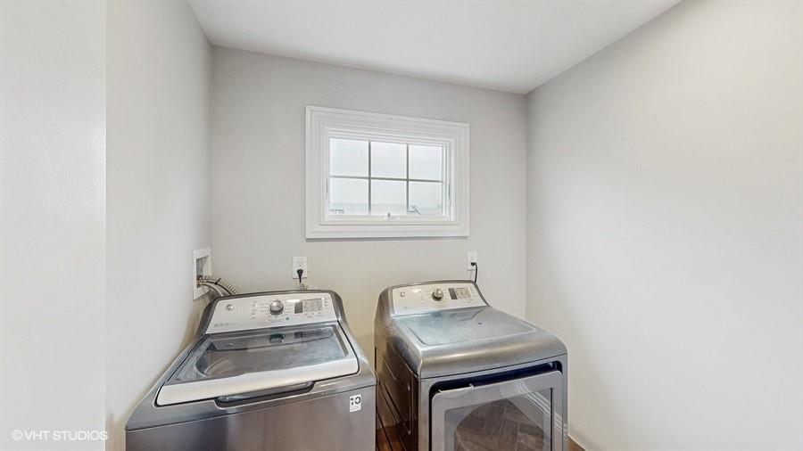 60 E Minerva Road, Lindenhurst, NY 11757