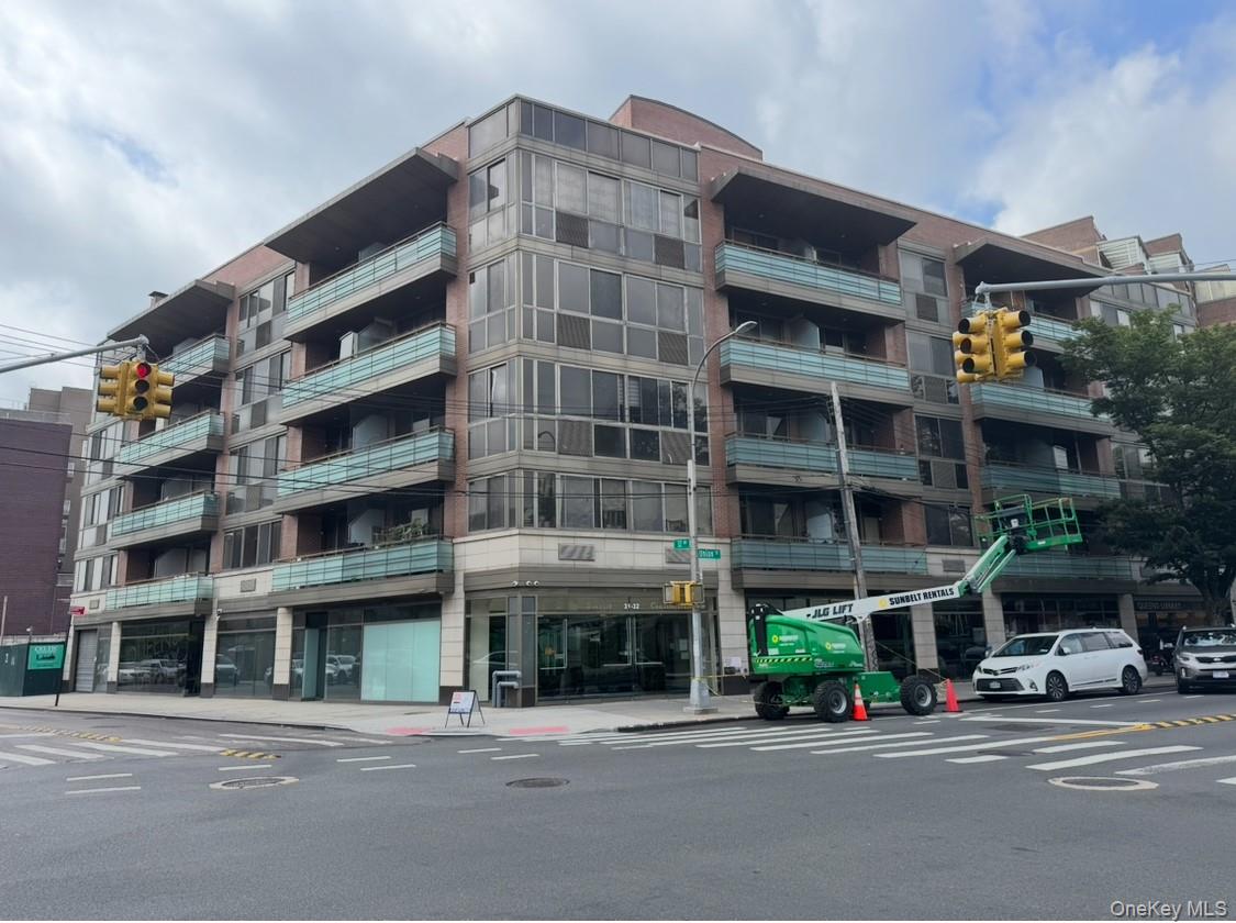 31-32 Union Street # 4C, Flushing, NY 11354