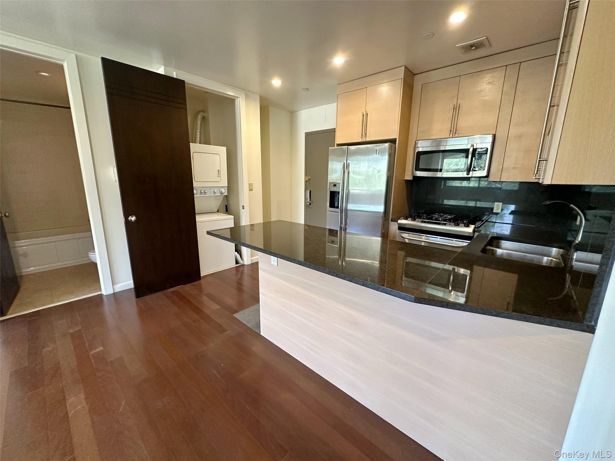 31-32 Union Street # 4C, Flushing, NY 11354