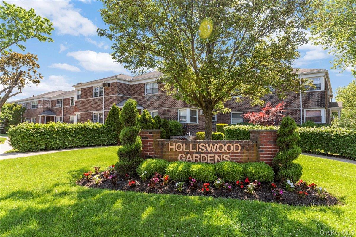 198-28 Pompeii Avenue # 1A, Holliswood, NY 11423