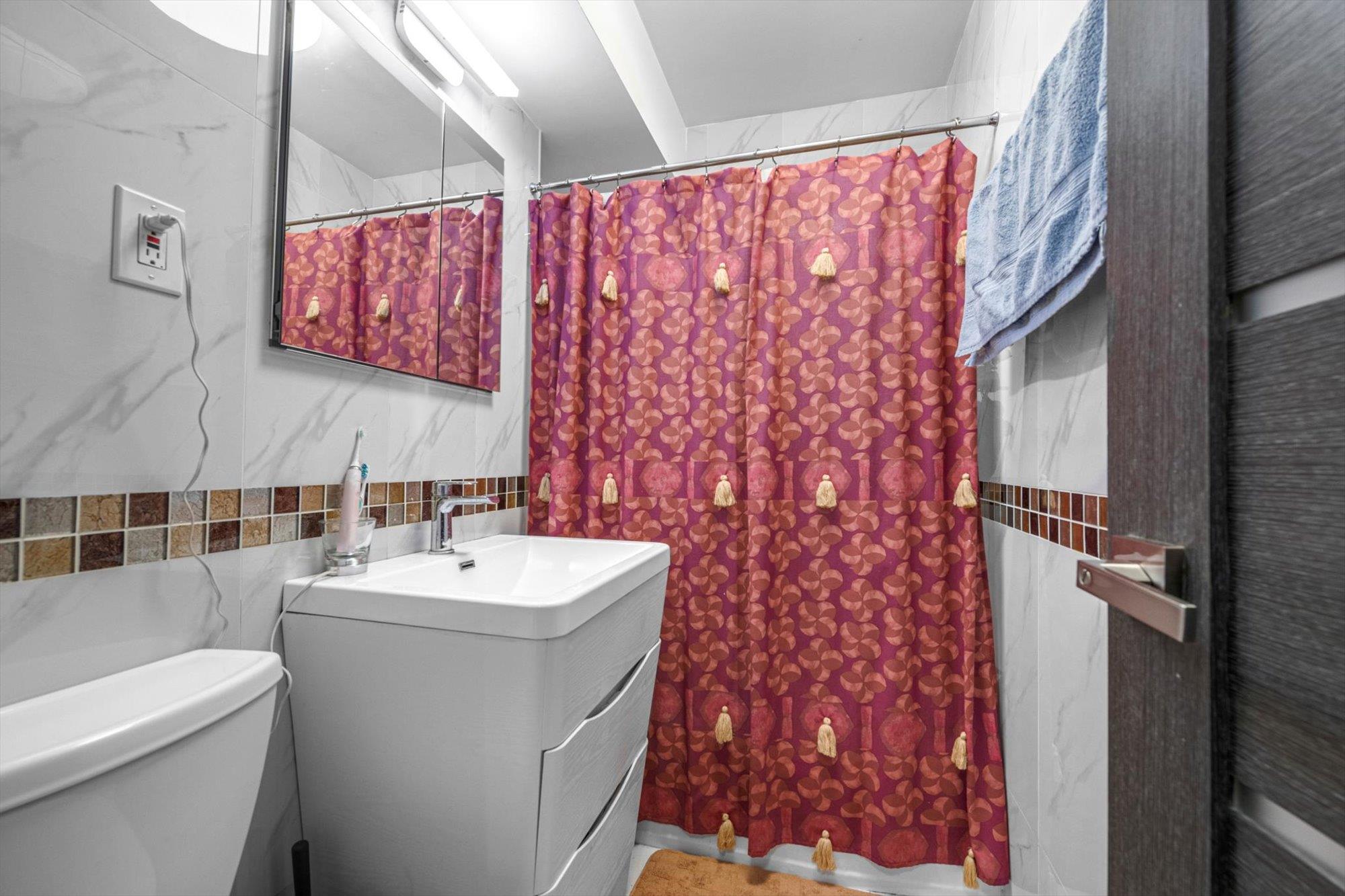 61-45 98 Street # 11G, Rego Park, NY 11374