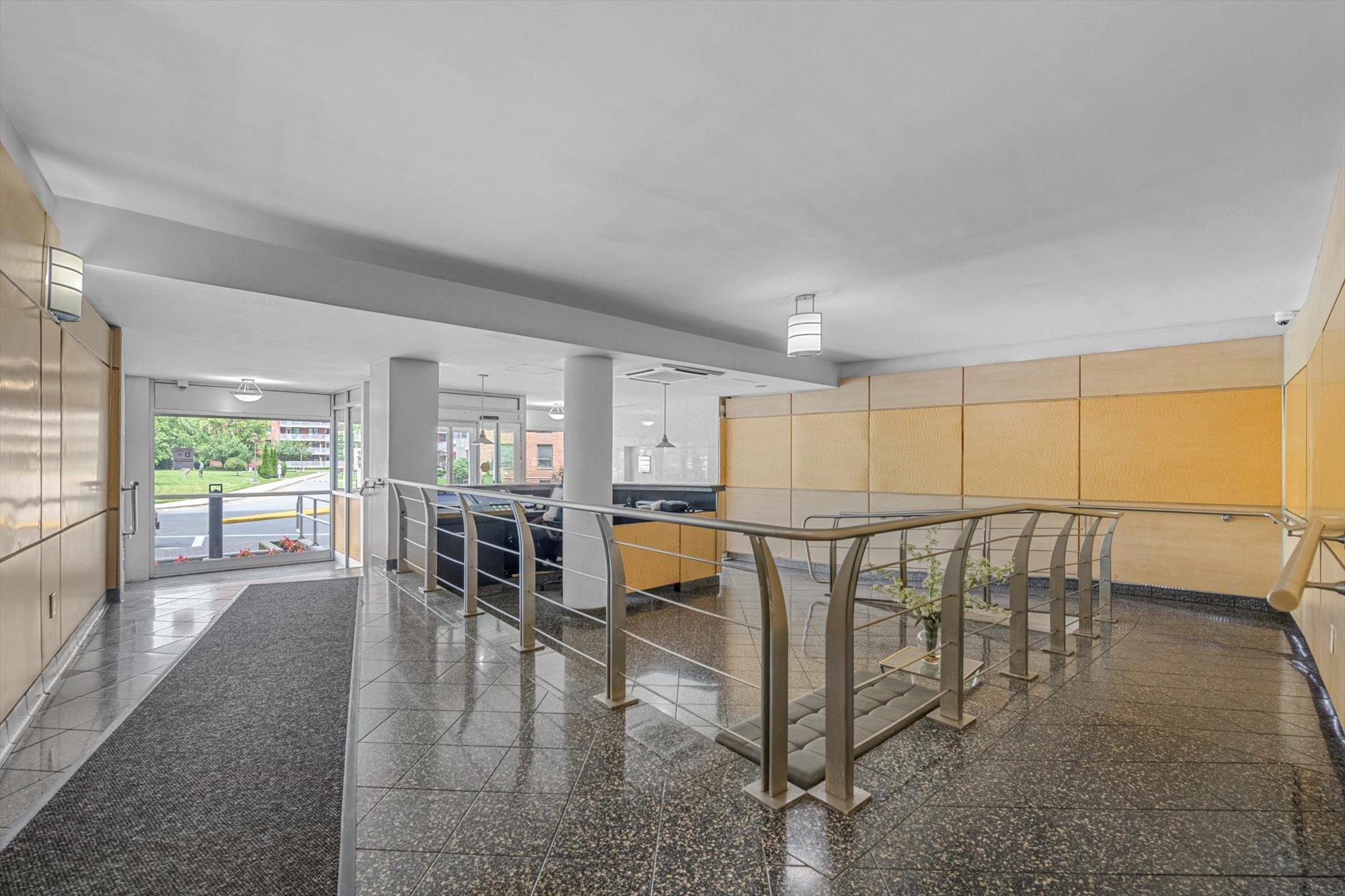 61-45 98 Street # 11G, Rego Park, NY 11374