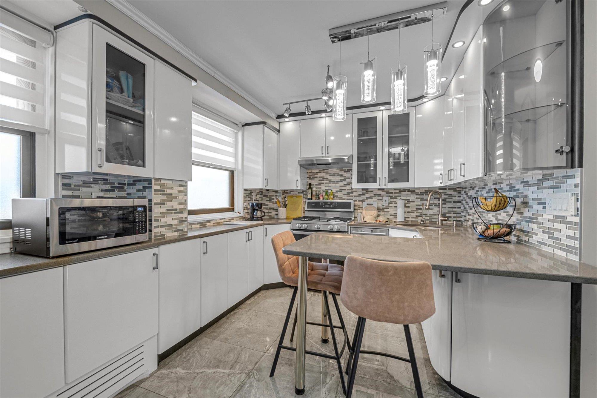 61-45 98 Street # 11G, Rego Park, NY 11374