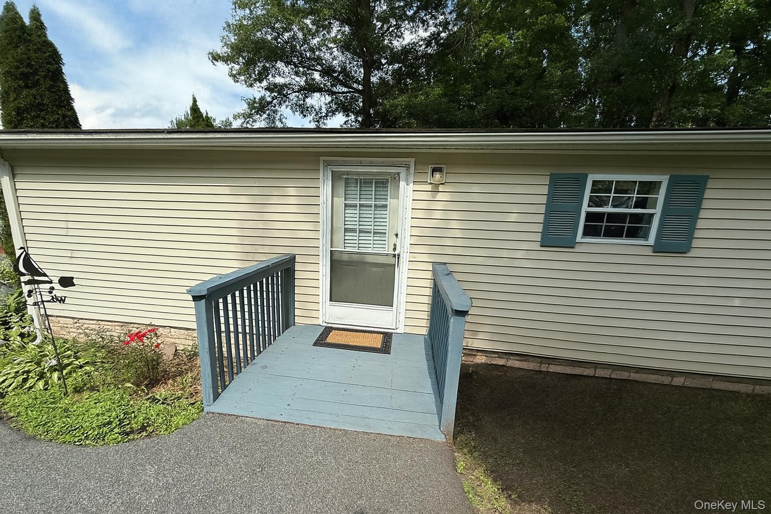 551 5th Avenue, Middletown, NY 10941