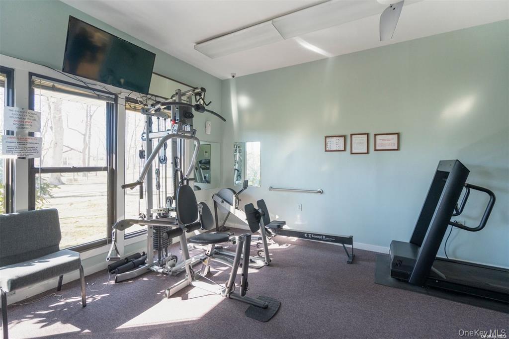 304 Kingston Court, Ridge, NY 11961