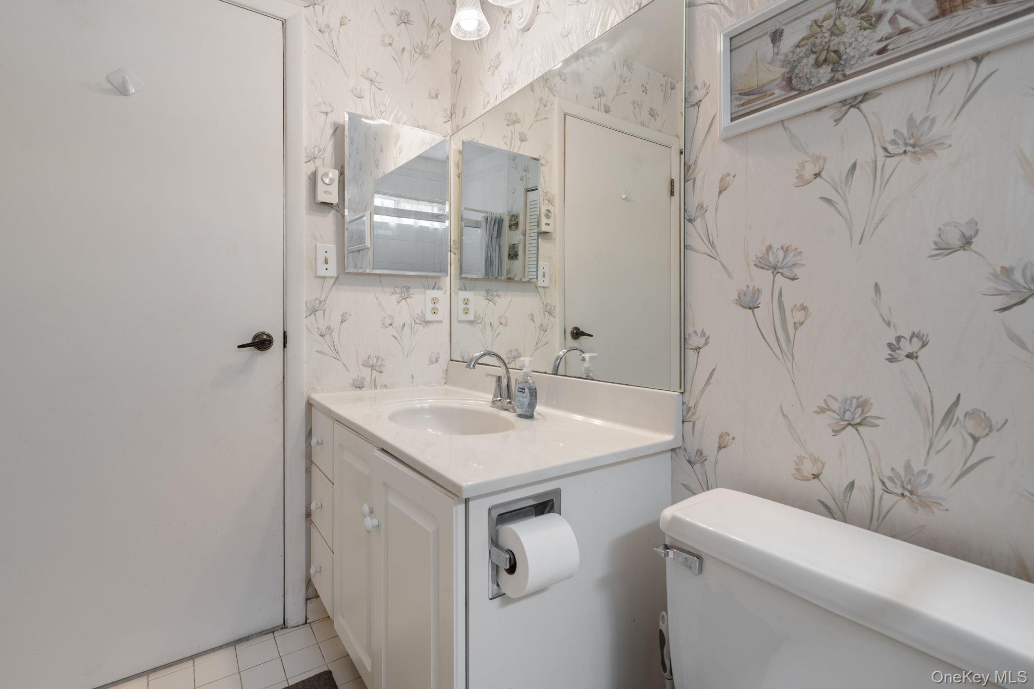 304 Kingston Court, Ridge, NY 11961