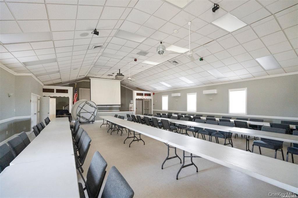 304 Kingston Court, Ridge, NY 11961