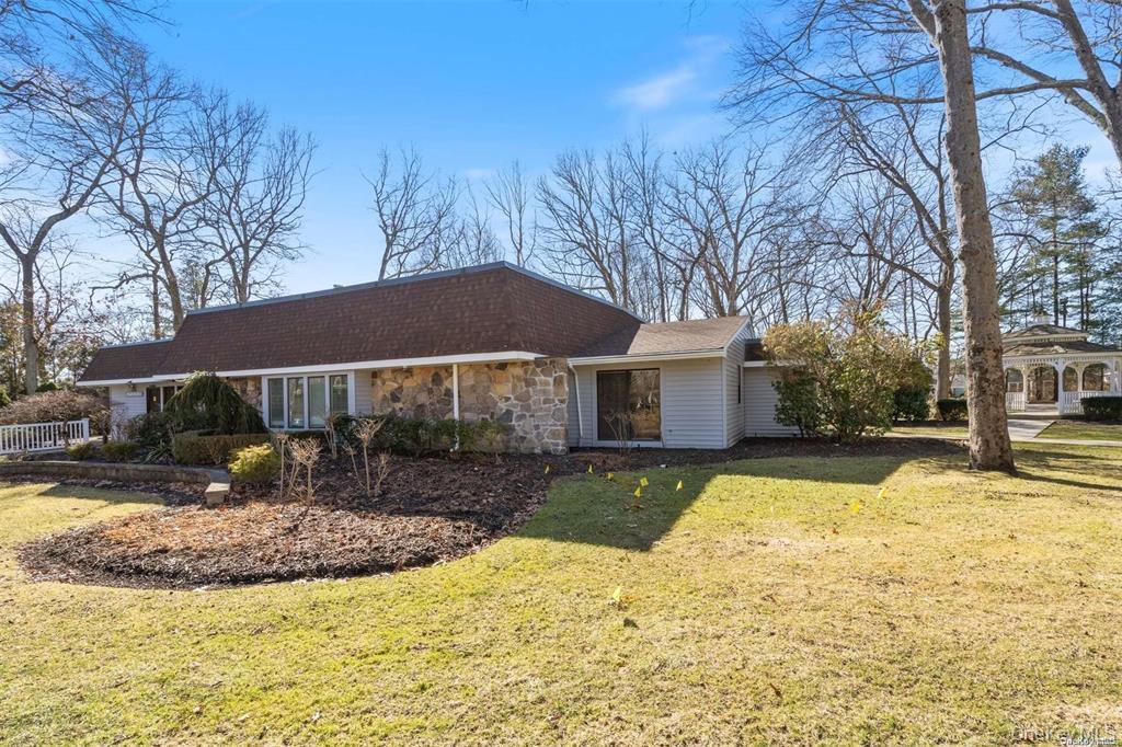 304 Kingston Court, Ridge, NY 11961