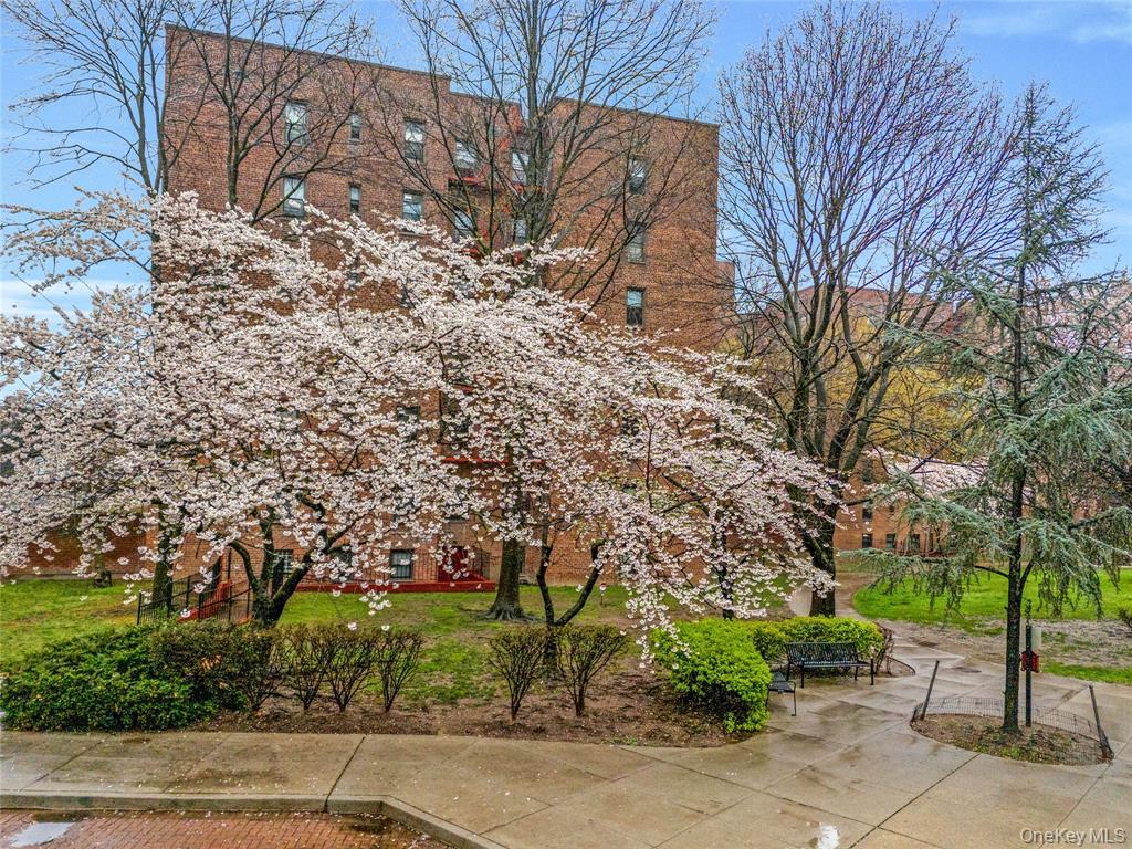 15040 71st Avenue # 6C, Kew Garden Hills, NY 11367