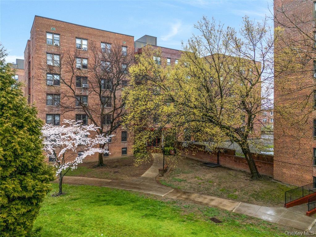15040 71st Avenue # 6C, Kew Garden Hills, NY 11367