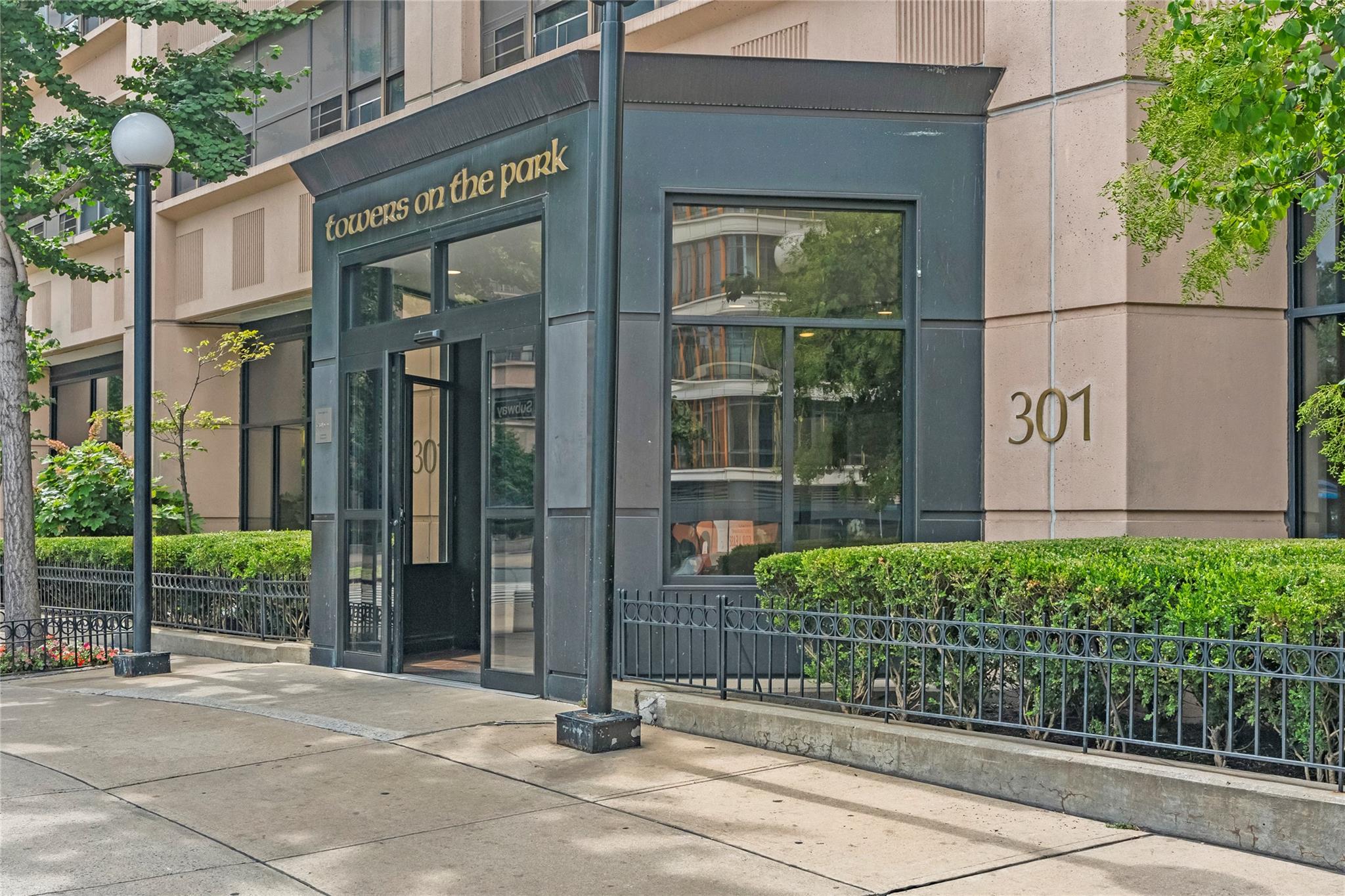 301 W 110th Street # 2V, New York (Manhattan), NY 10026