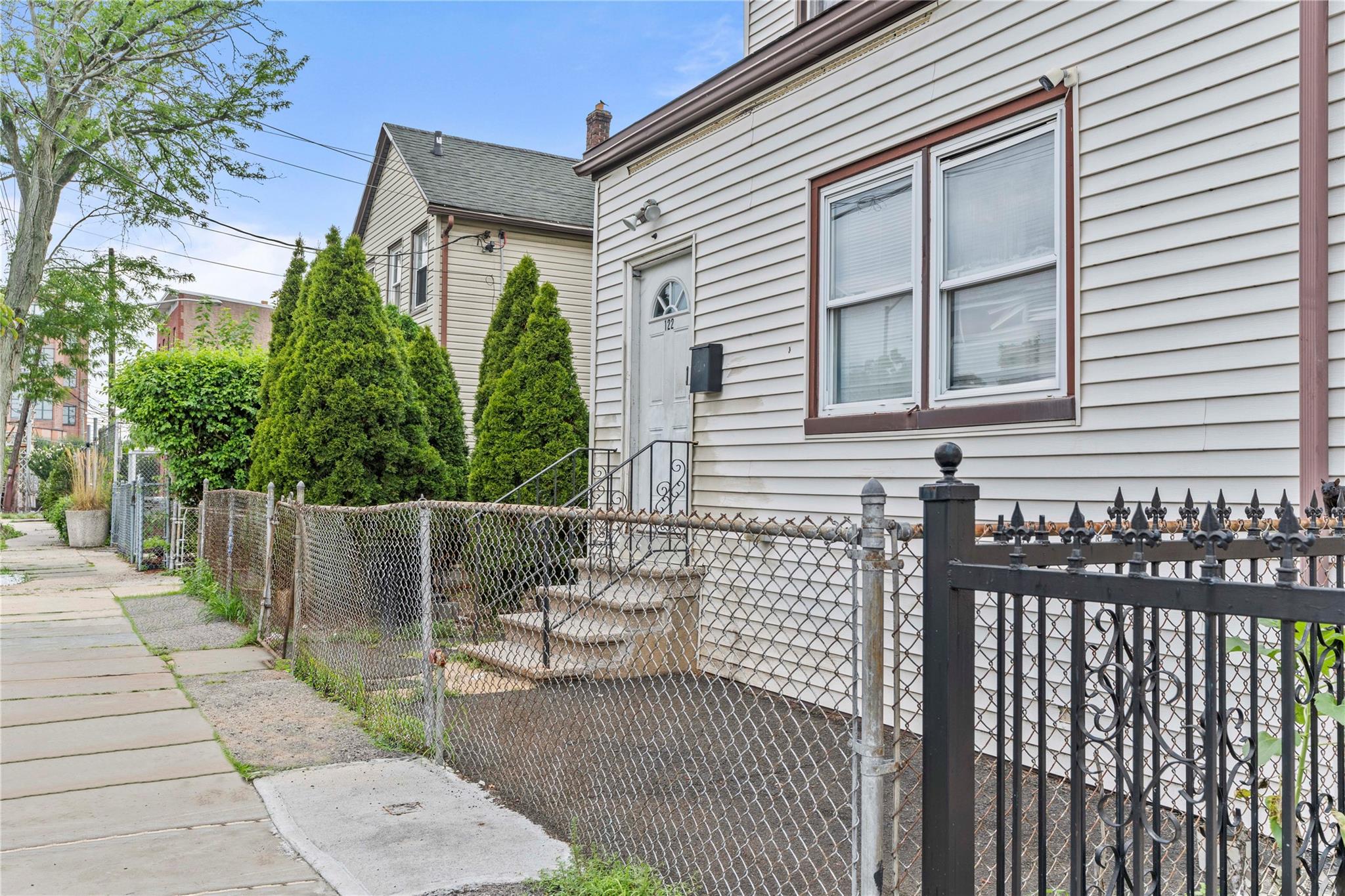 122 S High Street, Mount Vernon, NY 10550