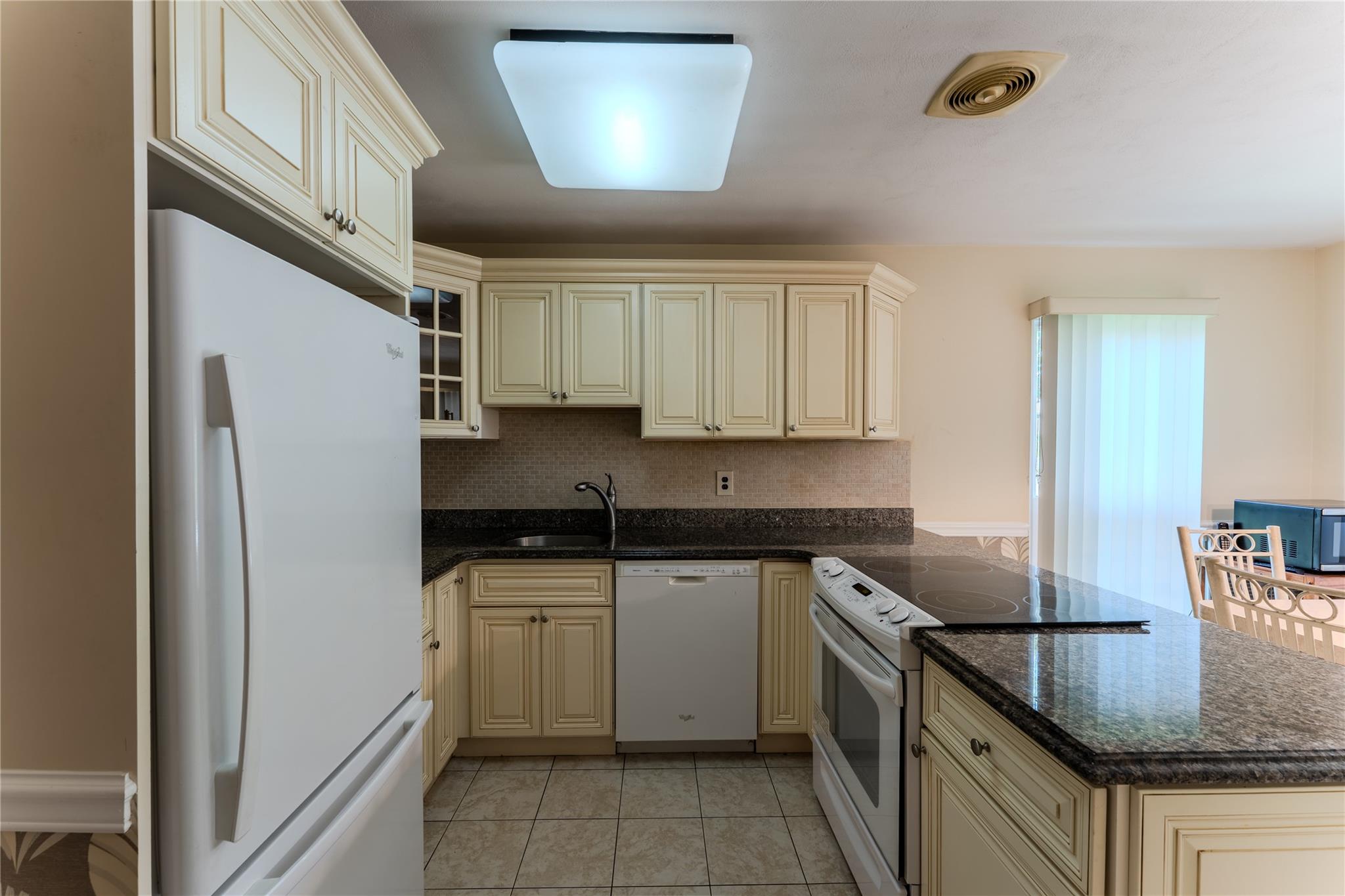 100 Baker Court # 128, Island Park, NY 11558