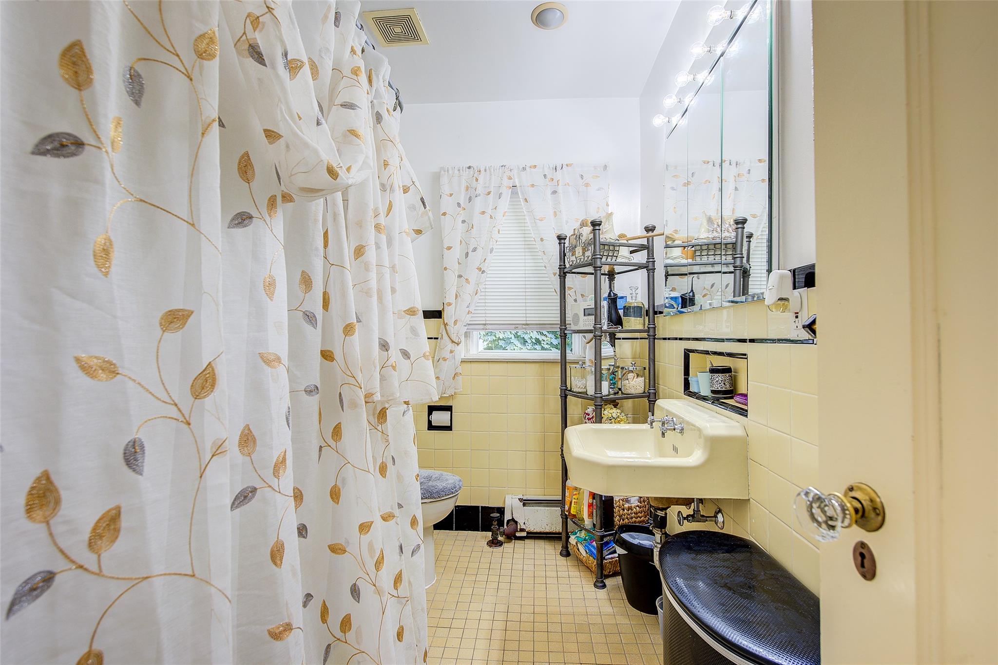 1607 E 43rd Street, Brooklyn, NY 11234