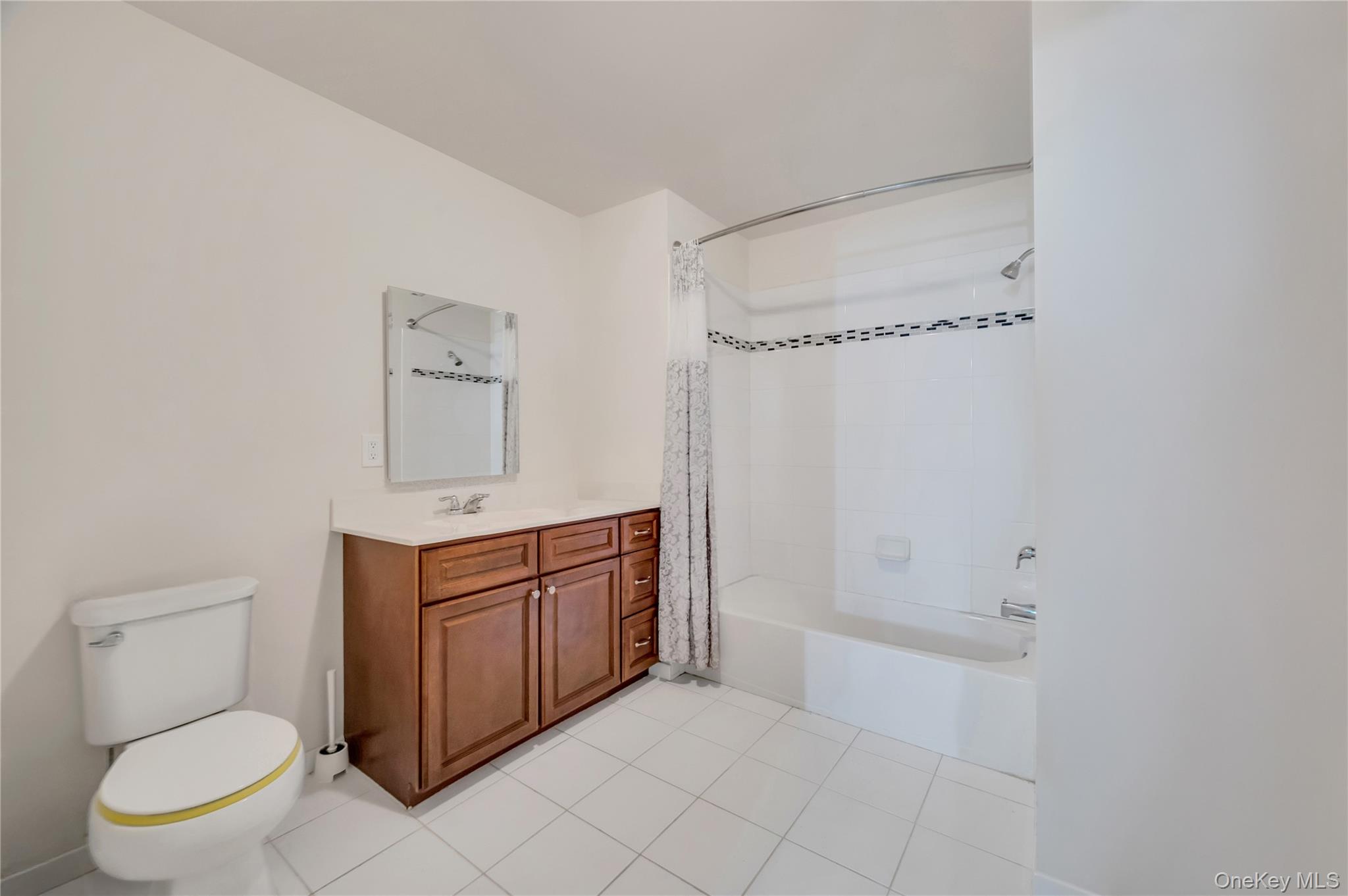 132 Weatherby Lane # 132, Central Islip, NY 11722