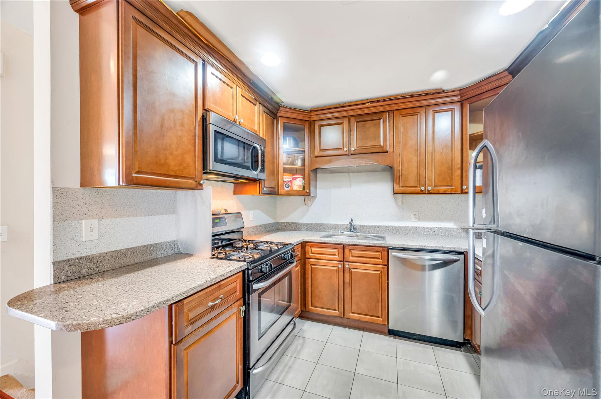 132 Weatherby Lane # 132, Central Islip, NY 11722