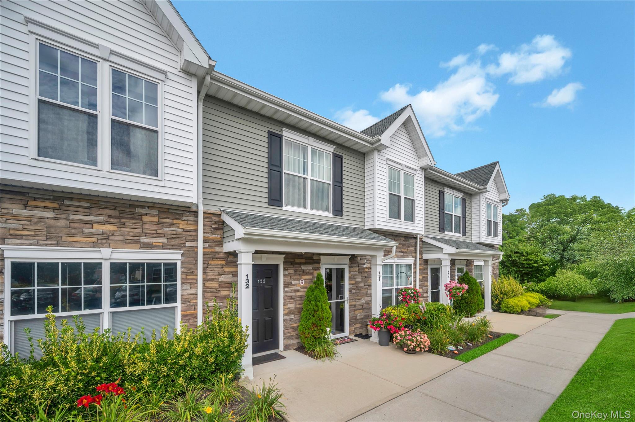 132 Weatherby Lane # 132, Central Islip, NY 11722