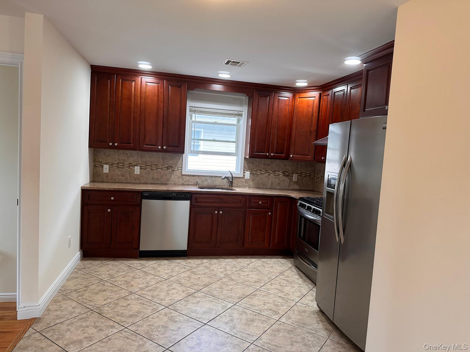 191 Jefferson Avenue, Mineola, NY 11501